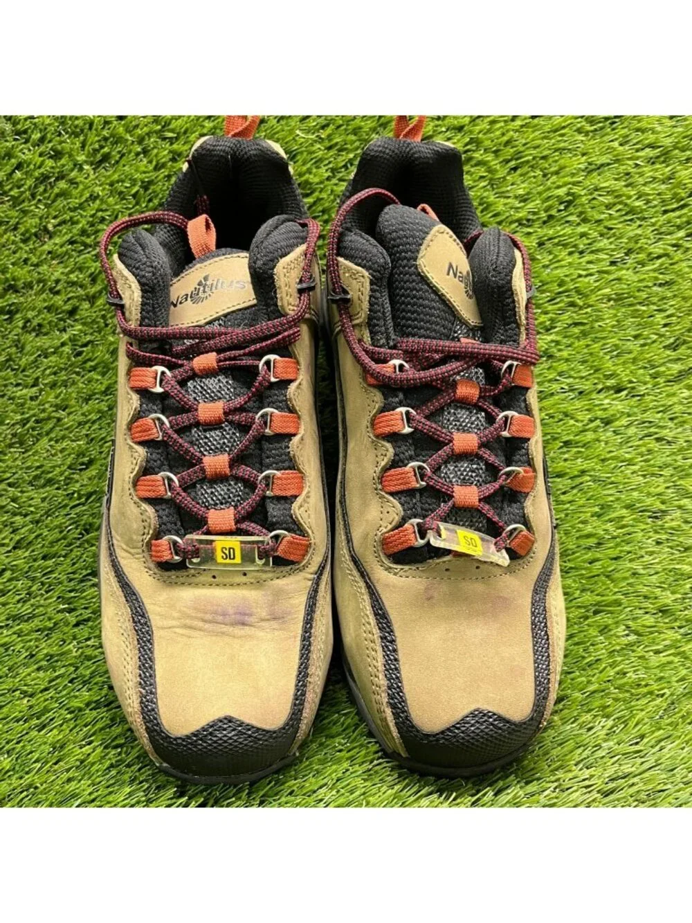 Nautilus N1392 Mens Size 10.5E Brown Black Athletic Steel Toe Safety Work Shoes